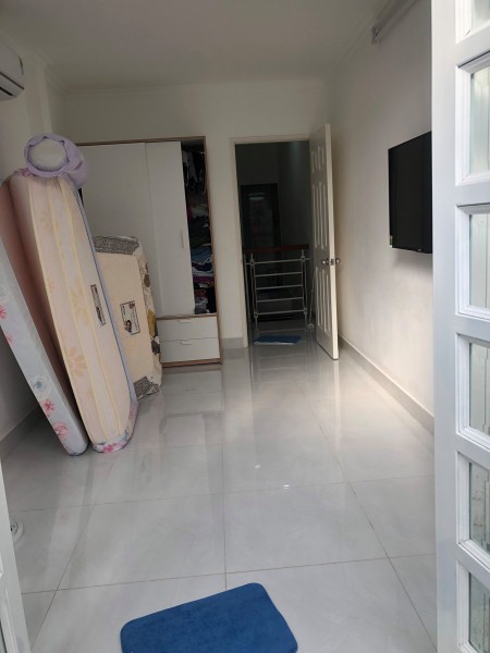 Cần bán gấp nhà đẹp ở ngay - tiện ích không thiếu thứ gì xem là thích