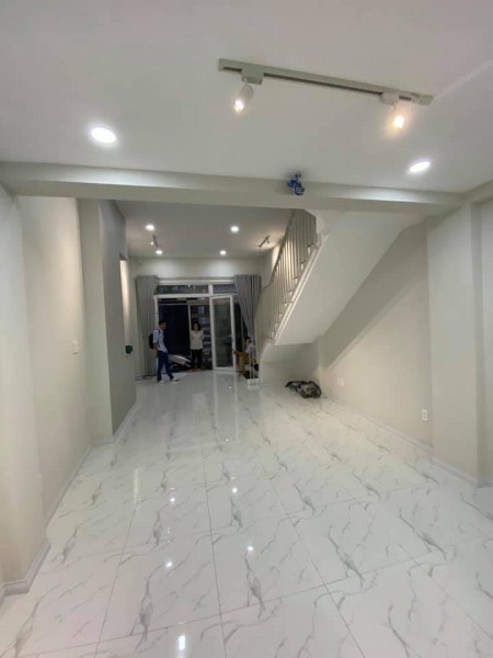 Hẻm xe hơi gần chợ Cây Quéo, Quận Phú Nhuận, dt 28.6m2, chỉ 3 Tỷ 5
