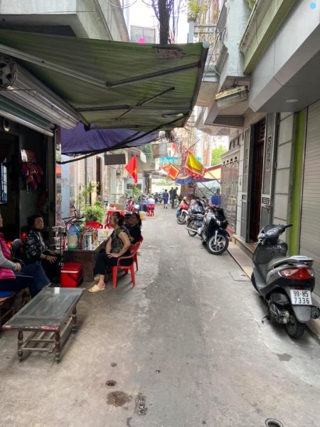 Bán nhà Xã Đàn, dt 55m2, 3 tầng, mt 5m, giá 3.2 tỷ, nhà rất gần phố, ngõ cực thoáng sạch