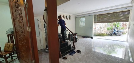 Bán nhà mặt phố tại đường Mễ Trì, Quận Nam Từ Liêm, Hà Nội, 5 tầng đúc, dtsd 55m2