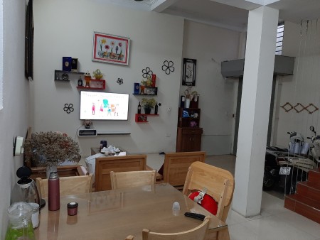 Bán nhà 3T 46m sát trục chính Tu Hoàng ngã tư Nhổn
