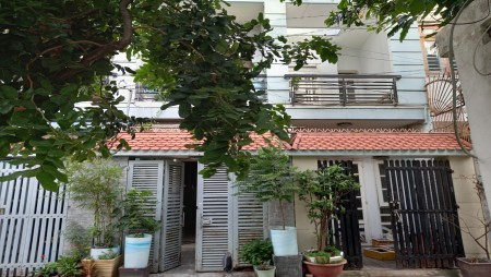 Nhà Nguyên Căn 100m2, 3PN, 2WC, Hẻm Trước Nhà 5m, Ngay Đường Ụ Ghe
