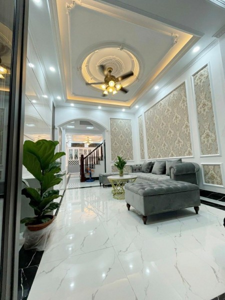 Bán Nhà Lô Góc Vương Thừa Vũ, Thanh Xuân DT 42m2, 5 tầng, MT 5m, Giá 4.5 Tỷ.