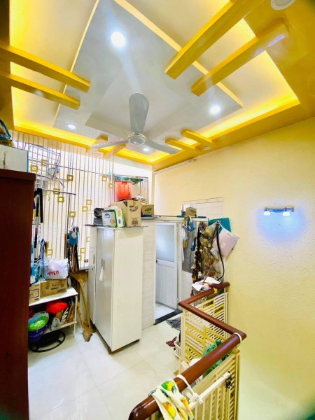 Bán nhà mặt tiền Thích Quảng Đức Phú Nhuận 45m2 2tầng giá chỉ 4tỷ290 có TL