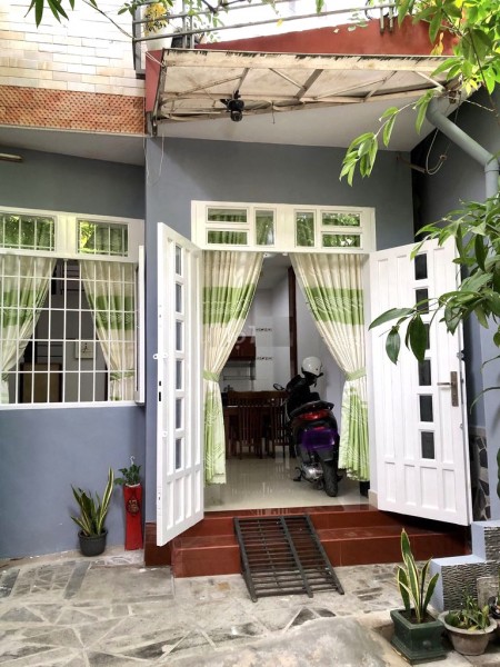 Nhà nhỏ xinh xinh 1 trệt 3 lầu, 3 phòng có ban công 4wc, full nội thất như hình.