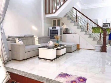 Kinh doanh đỉnh, mặt phố Ngọc Thuỵ, dt 60m2, giá 5.5 tỷ, tương lai rạng ngời