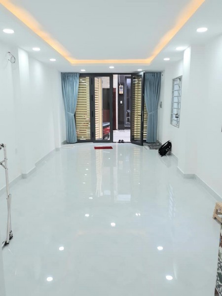 Bán nhà Đặng Chất Quận 8 nhà mới 4.7m2, giá bán 6.5 tỷ, 3 tầng, sân thượng