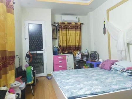 Bán nhà Nam Dư diện tích 32m2 x 5 tầng, giá 2.7 tỷ, thương lượng mạnh