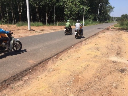 Bán đất với diện tích lớn 1000m2 lên dến 4000m2, giá bán 450 triệu