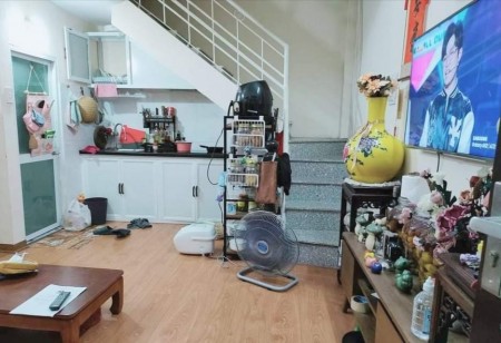 Bán nhà hoa khôi đầu phố Đội Cấn diện tích 35m2 giá 3,05 tỷ nhà đẹp ở ngay