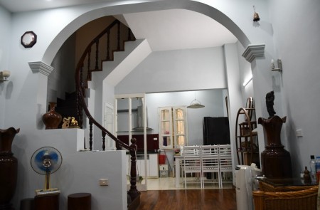 Bán nhà Ngọc Thụy 50m2 dt 20m ô tô, mặt tiền 5m, giá bán 2.75 tỷ, 3 tầng