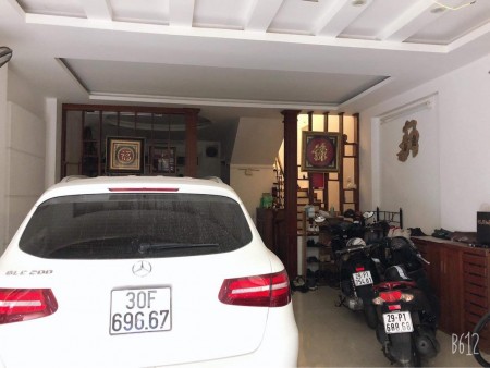 Bán nhà đẹp ngõ 213 Trung Kính, full nội thất, ô tô vào nhà dt 55.8m2 6 tầng mt 5.5m, giá 13,5 tỷ