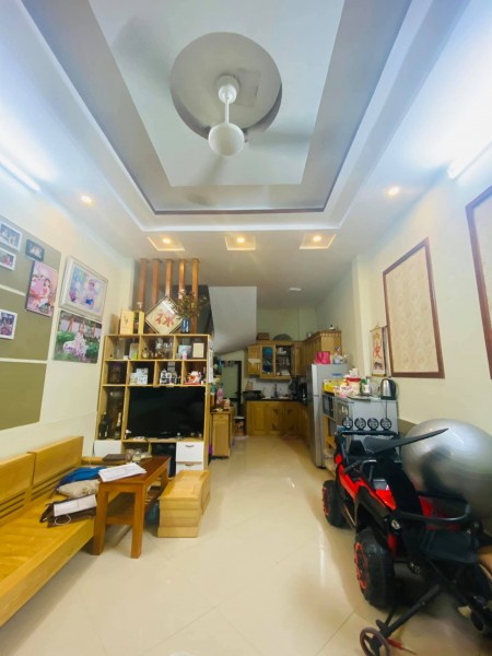 Hoàng Mai, 50m đến ôtô, nhà đẹp, diện tích 36m2, giá bán 3.35 tỷ