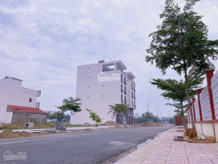 Cần bán lô đất 2 mặt tiền vị trí đẹp trong khu vực Đông Dân Giá Tốt để đầu tư 1 tỷ 900 tr