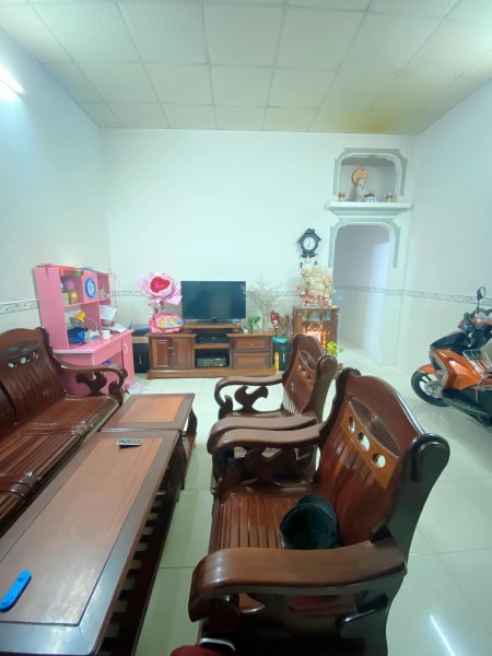 Nhà hẻm xe hơi sân siêu rộng diện tích nhà 60m2 thêm sân 60m2 chỉ 3.8 tỷ