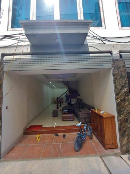 Nhà đẹp Gia Thượng, Ngọc Thuỵ ôtô đỗ cửa diện tích 40m2 giá 2.6