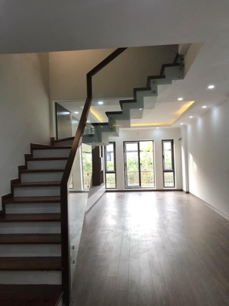 Bán nhà khu vực Vũ Trọng Phụng, Mặt tiền 3.4m, 40m2 5 tầng giá chỉ 5.5tỉ
