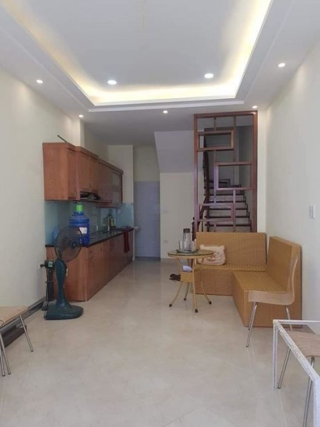 Bán gấp nhà Đội Cấn trung tâm Ba Đình, sân rộng, lh 0354704000