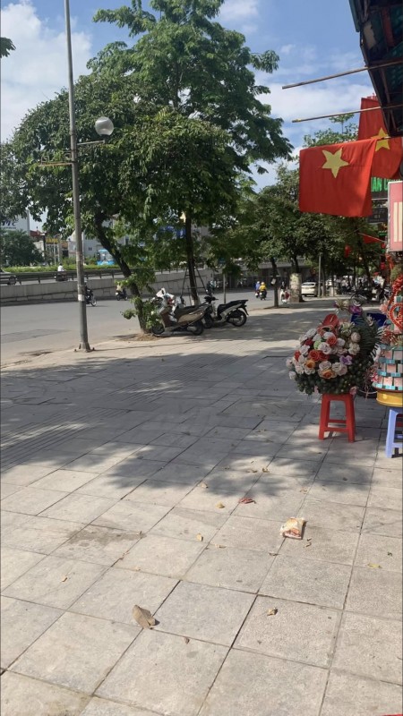 Mặt bằng Nguyễn Trãi ngã Tư Sở, diện tích 30m2 giá 12 triệu/tháng