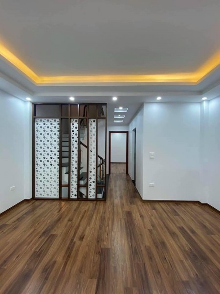Bán nhà đẹp phân lô Quân Đội Quận Thanh Xuân thang máy ô tô dt 66m2, 5 tầng