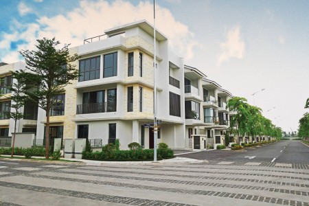 Biệt thự phân lô Thạch Bàn diện tích 144m2, 3 tầng, mt 8m giá 13.3 tỷ