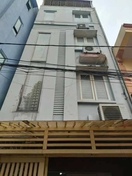 Bán nhà phố Bồ Đề 55m2 tặng nội thất, gần hồ ô tô vào nhà giá nhỉnh 4 tỷ