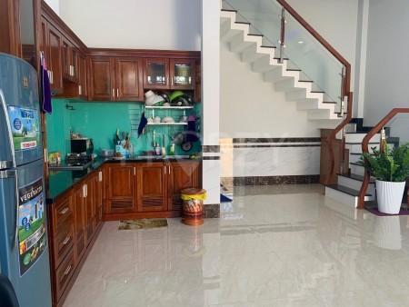 Bán nhà mới xây xong, 5.8x7m, 3 tấm 4PN, giá 4.8 tỷ, p.15 tân bình