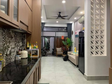 Bán nhà Lê Tự Tài, Nhà Đẹp, Nội Thất Lung Linh, rộng 42m2, 4.2 tỷ