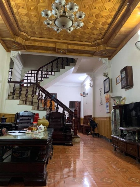Nhà đẹp Cầu Giấy, ngõ thông tứ tung, ở sướng, dt 70m2, 4T, MT4.5m2. Chỉ 6.9 tỷ