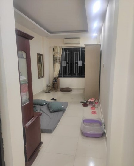 Cần Bán Nhà Nguyễn Văn Cừ - Long Biên 30m2, 5T, 2.8 tỷ