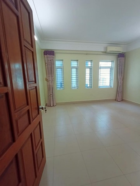 Bán nhà Phú Đô 55m2 x 5 tầng, MT: 5m, Ô tô vào nhà. Giá nhỉnh 6 tỷ