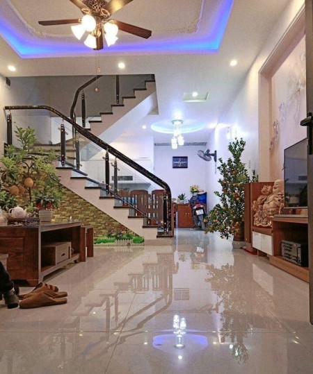Bán Nhà Lạc Long Quân dt 95m2 giá 10 tỷ, Biệt thự nhà vườn trung tâm Tây Hồ