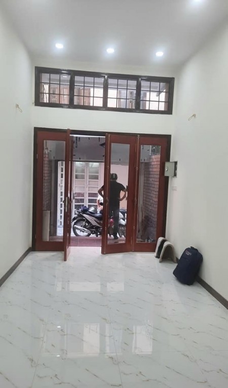 Bán nhà ngõ Cẩm Vân, Tôn Đức Thắng, dt 42m2, 4 tầng, giá 3,8 tỉ, nhà đẹp nở hậu ở luôn