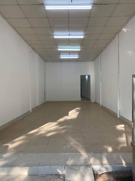 Bán nhà Mặt Phố Bờ Sông Sét, Kinh doanh ác liệt, Vỉa hè cực rộng giá 13.2 tỷ