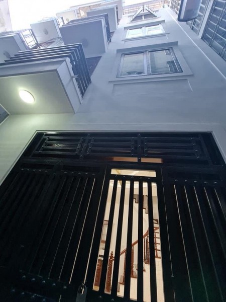 Trương Định 30m2, đúc 5 tầng bê tông, mt 4.4, giá 3.4 tỷ Hai Bà Trưng nhà mới, ngõ thông, ô tô