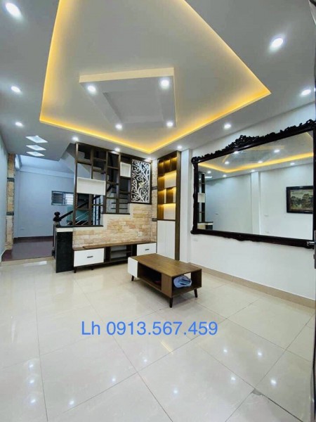 Nhà dân tự xây độc lập gần phố 40m2 x 4 tầng, mặt tiền 4m, giá 3.25 tỷ