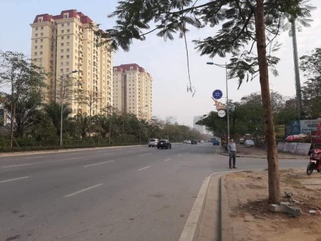 Bán đất siêu hiếm, 3 mặt tiền đường Võ Chí Công, dt 3626m2, lhcc