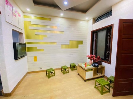 Bán nhà ngay ngã tư Sở diện tích 39m2, giá bán 3 tỷ, sẵn sàng giao dịch