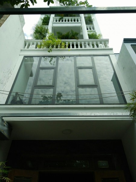 Bán gấp nhà mới đẹp đường Hiệp Thành Quận 12, DT 93m2 5 tầng giá 8,3 tỷ thương lượng.