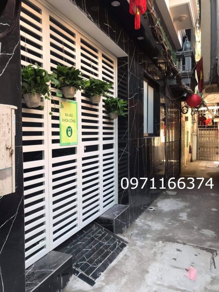 Bán nhà Chùa Hà, Cầu Giấy dt 39m2, xây 5 tầng, mặt tiền 6,5m, giá 3.2 tỷ