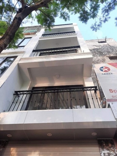 Bán nhà mặt phố Lê Đại Hành, 38m2 – 4 tầng, vỉa hè cực rộng, nhỉnh 13 tỷ