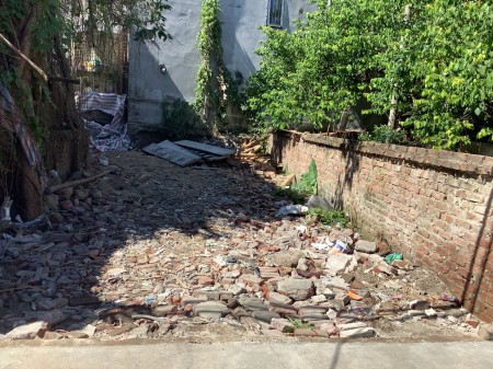 Cần bán lô đất Sài Đồng 5.7m, ô tô 7 chỗ vào nhà. mt 4.6m, gần Aeon, sổ đỏ