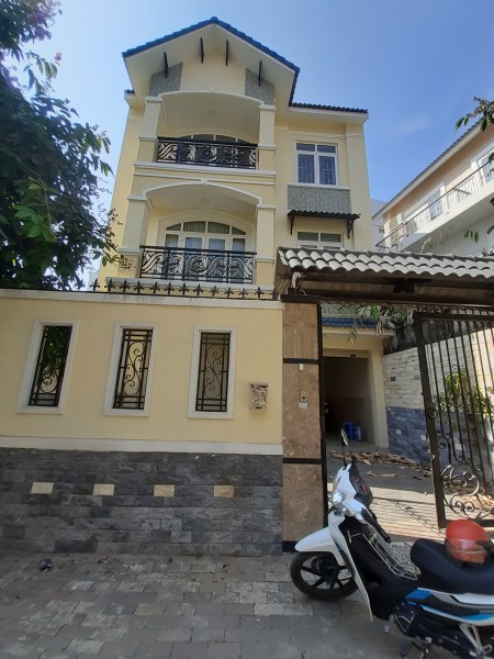 Cho thuê nguyên căn Villa 8x20m trệt 2 lầu 6PN Bình An QUẬN 2