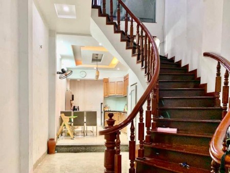 Bán nhà phố Thái Thịnh, kinh doanh víp Quận Đống Đa 5m ra ô tô tránh, gt thuận tiện, dt 53m2, gía 6.7 tỷ