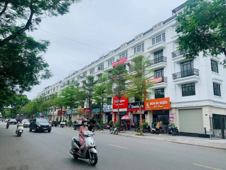 Bán nhà nguyên căn Tây Hồ Lạc Long Quân Xuân La diện tích 50m2 giá 2.7tỷ