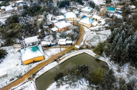 Lô 1500m2 View siêu khủng, Mùa đông tuyết rơi phủ trắng, các mùa khác hoa nở khắp nơi tại Y TÝ - LÀO CAI