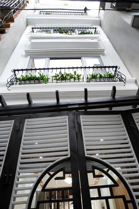 Nhà quận Thanh Xuân Nội thất đẳng cấp Tiện ích. DT: 55 m2, 4T, Giá chỉ 5 tỷ 3