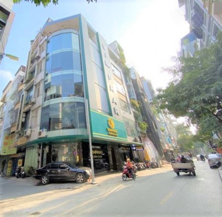 Bán nhà phố Thái Hà. Lô góc, thang máy, thông sàn, cho thuê 1.5 tỷ/năm. giá. 34 tỷ