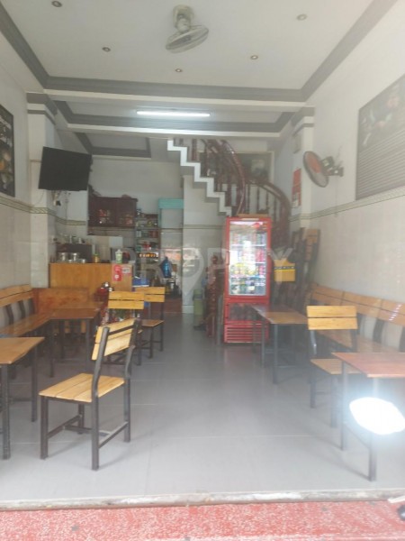 Nhà nguyên căn, 4x8m, 2 lầu, ngay ngã tư hàng xanh, 23 triệu, Liên hệ 0938.764.277