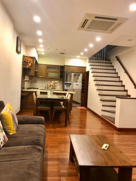 Nhà phố Lê Hồng Phong, Hà Đông, dt 32m2, hàng hiếm, một bước ra chợ